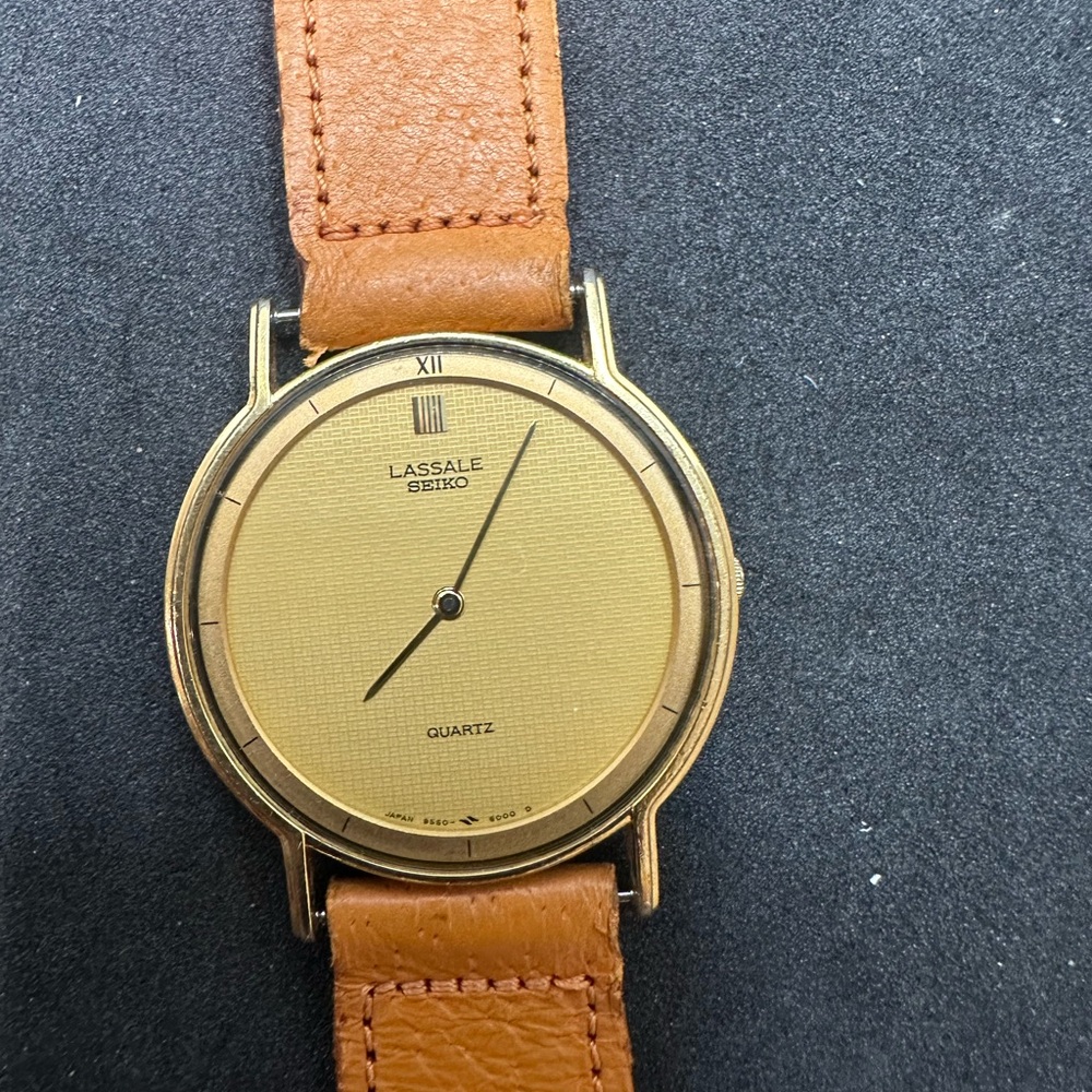 Lasalle women’s Watch by Seiko. Incredible condition. New battery and strap.